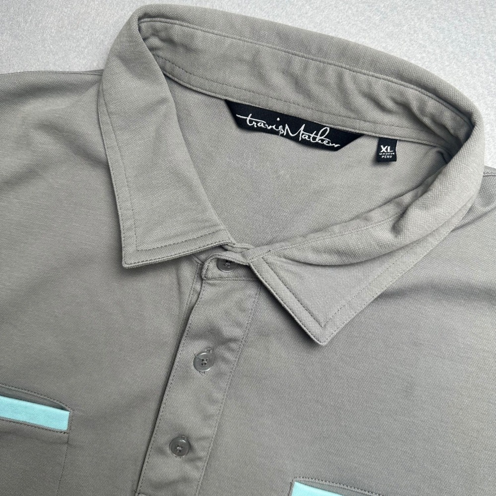 TravisMathew Polo Shirt Mens XL Gray Double Pocket Blue Trim Golf Short Sleeve